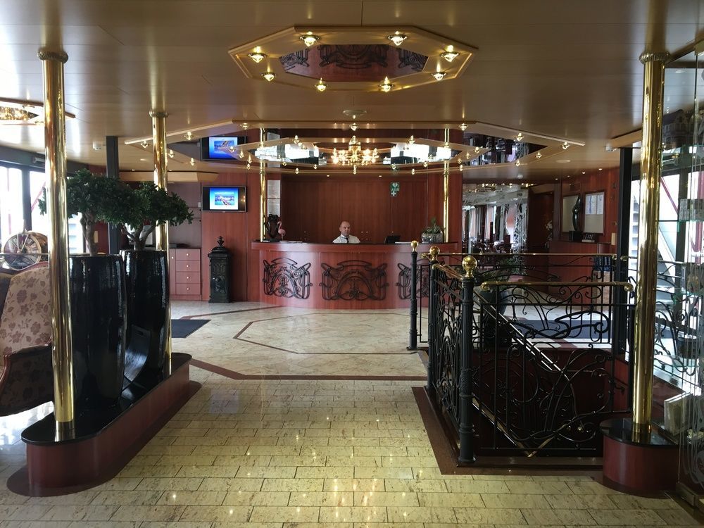 Knm Ms Switzerland I - Dusseldorf Hotel Exterior photo