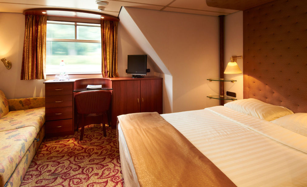 Knm Ms Switzerland I - Dusseldorf Hotel Exterior photo