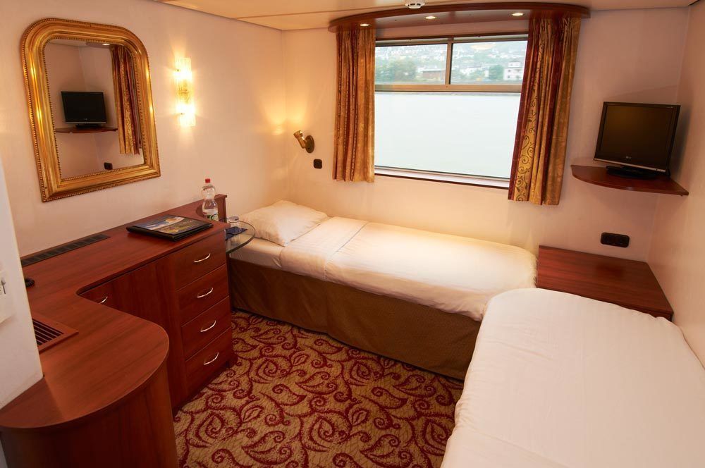 Knm Ms Switzerland I - Dusseldorf Hotel Exterior photo